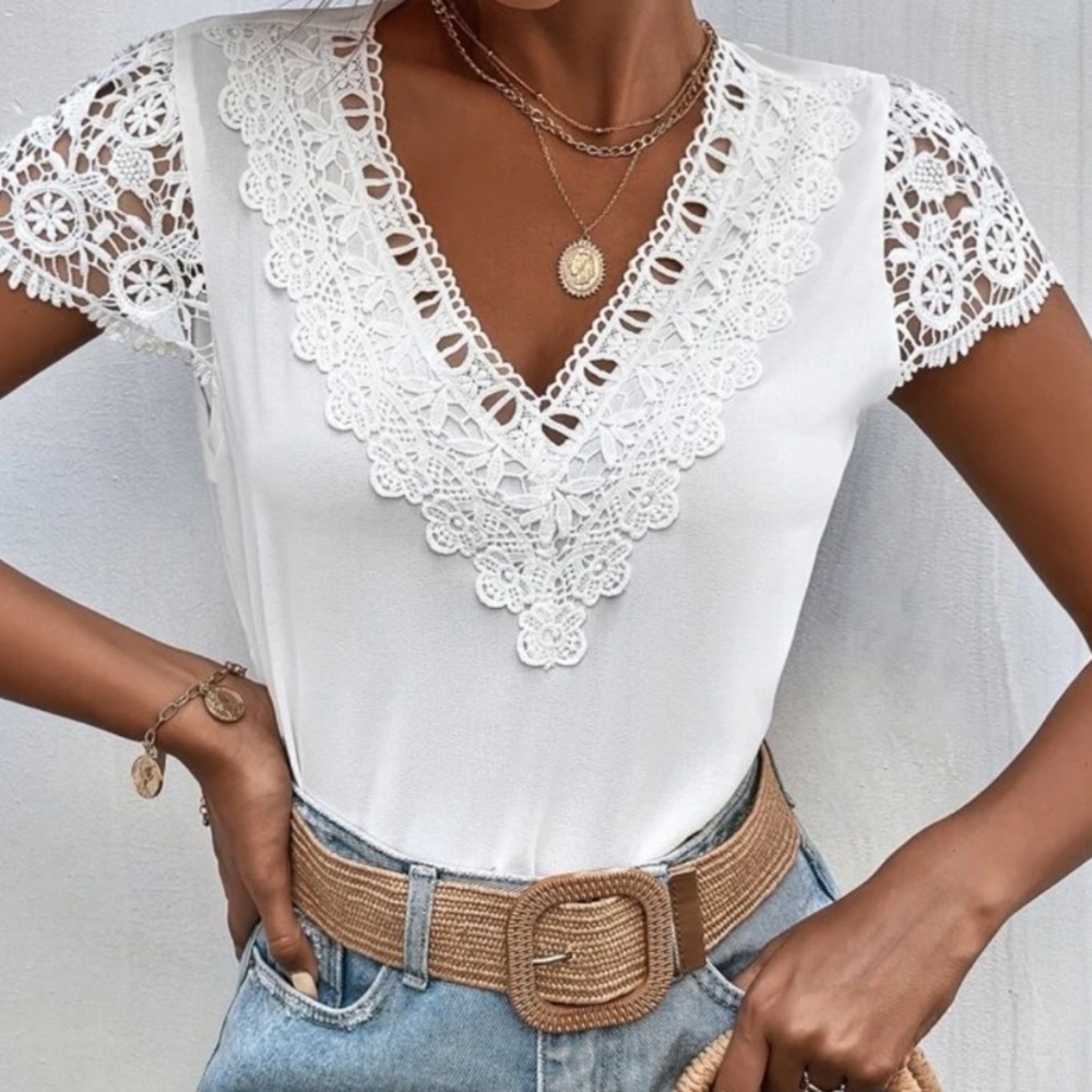Women’s White Lace Trim V Neck Short Sleeve Blouse Size Medium